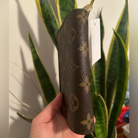 Authentic Louis Vuitton Monogram Tressor Wallet - Picture 16 of 16